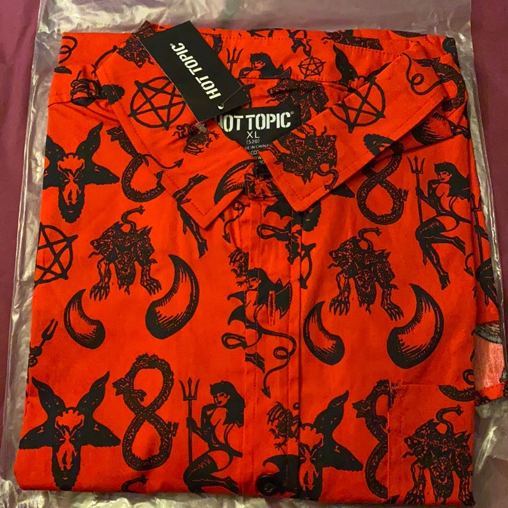 Occult demonic symbolism red and black printed men’s button down short sleeve